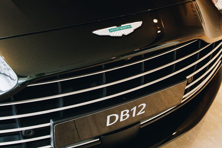 Aston Martin DB12 mau son cuc pham cua dai gia Viet nao day?-Hinh-3