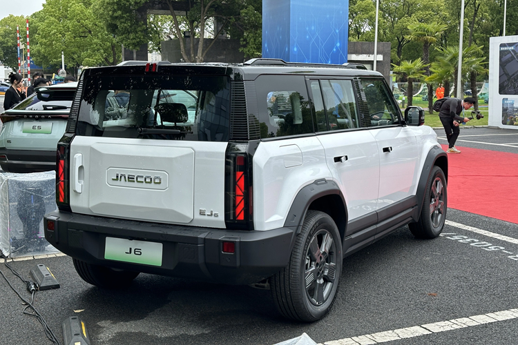 Jaecoo J6 - SUV thuan dien sap ban o Viet Nam co gi 