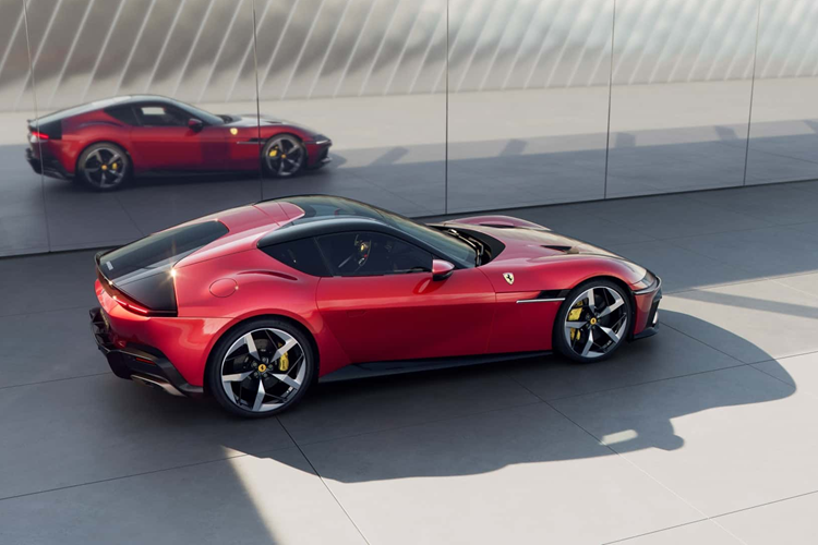 Ferrari 12Cilindri 2024 van su dung dong co V12, tu 423.000 USD-Hinh-17