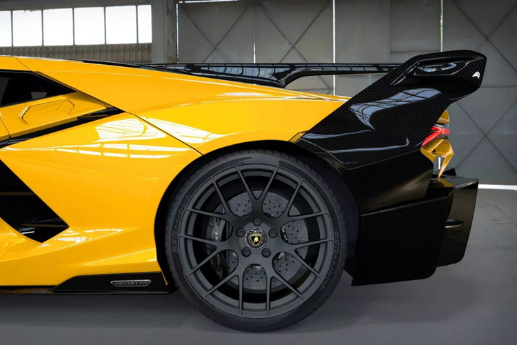 Lamborghini Revuelto do bodykit DMC Edizione GT chi phi hon 7,3 ty dong-Hinh-5