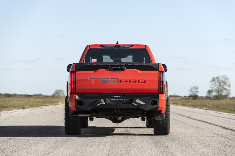 Toyota Tundra TRD Pro off-road 