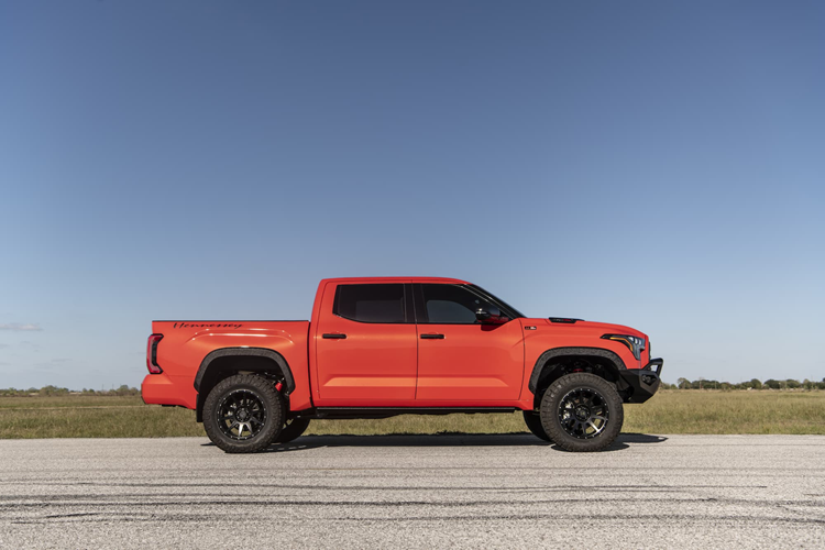 Toyota Tundra TRD Pro off-road 