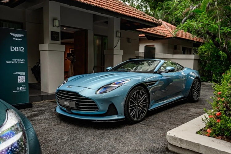 Aston Martin DB12 Volante tu 25 ty dong tai Singapore, cho ve Viet Nam