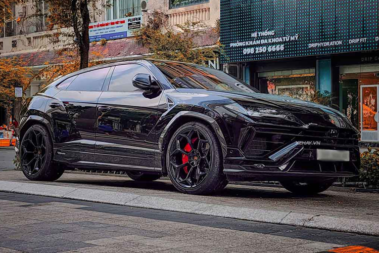 Tom gon Lamborghini Urus Performante 