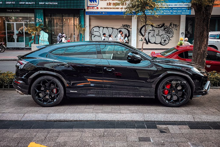 Tom gon Lamborghini Urus Performante 