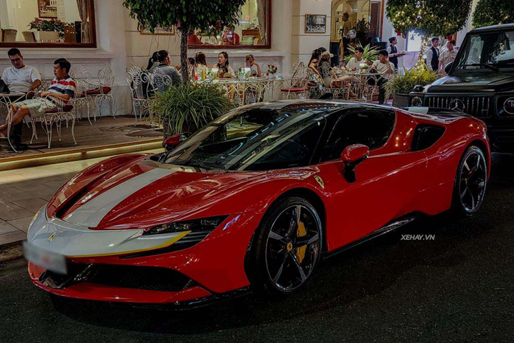 Ferrari SF90 Stradale do goi Assetto Fiorano hon 1,4 ty o Sai Gon