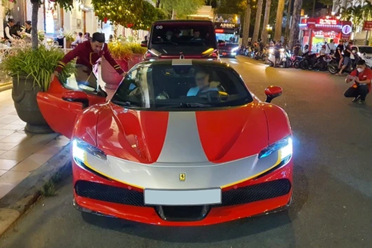 Ferrari SF90 Stradale bi an nhat Viet Nam ra bien NG, khoang 19 ty-Hinh-4