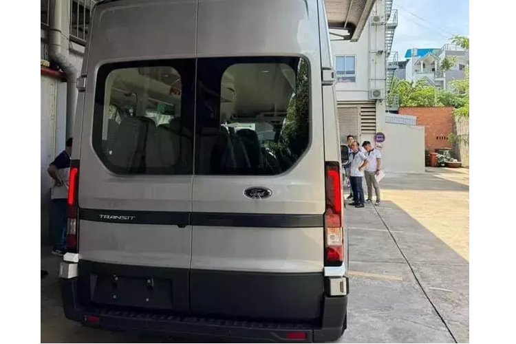 Tan thay Ford Transit 2024 tai Viet Nam gia khoang 889 trieu dong-Hinh-9