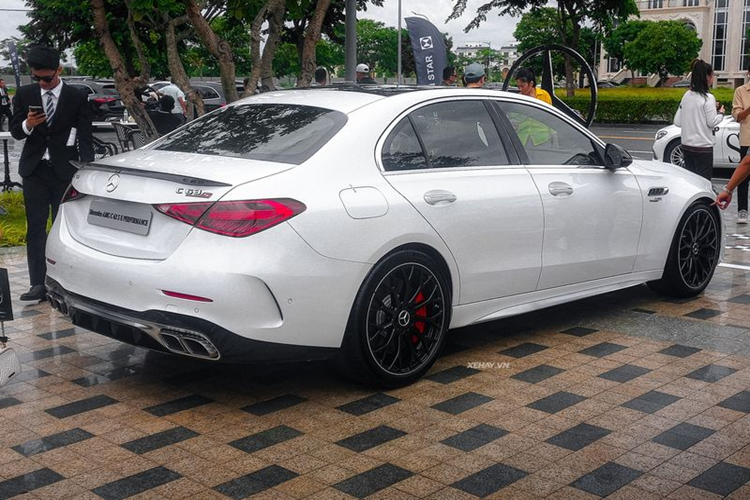 Mercedes-AMG C63 S E Performance tu 4,9 ty dau tien tai Viet Nam-Hinh-5