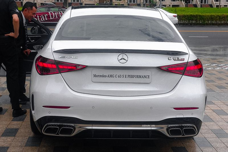 Mercedes-AMG C63 S E Performance tu 4,9 ty dau tien tai Viet Nam-Hinh-7