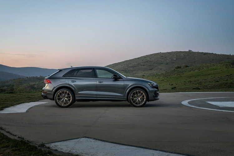 Audi RS Q8 2025 tu 141.900 USD lap ky luc tai “dia nguc xanh”-Hinh-5