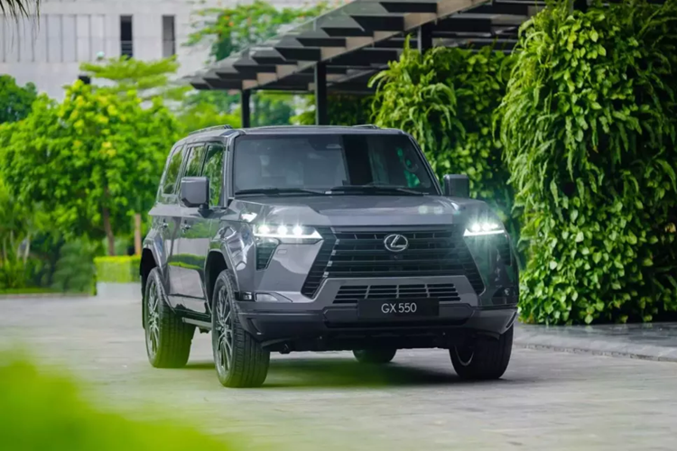 Can canh SUV hang sang Lexus GX 2024 hon 6 ty tai Viet Nam