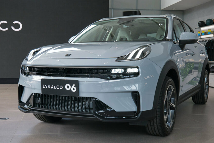 Lynk & Co 06 - xe 