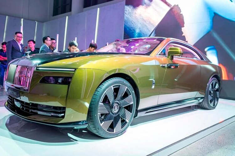 Rolls-Royce Spectre dien gan 18 ty tai Viet Nam den tay Minh Nhua-Hinh-5