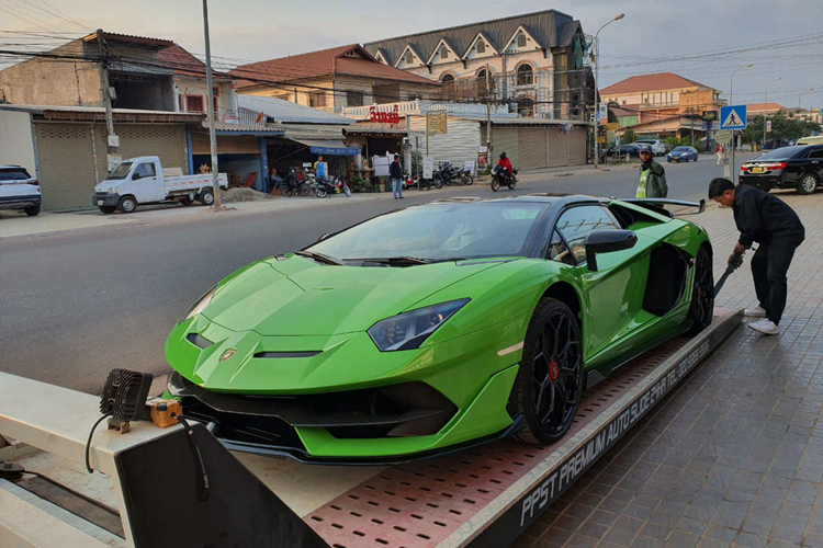 Dai gia Da Nang ban Lamborghini Aventador SVJ Roadster hon 20 ty?-Hinh-7