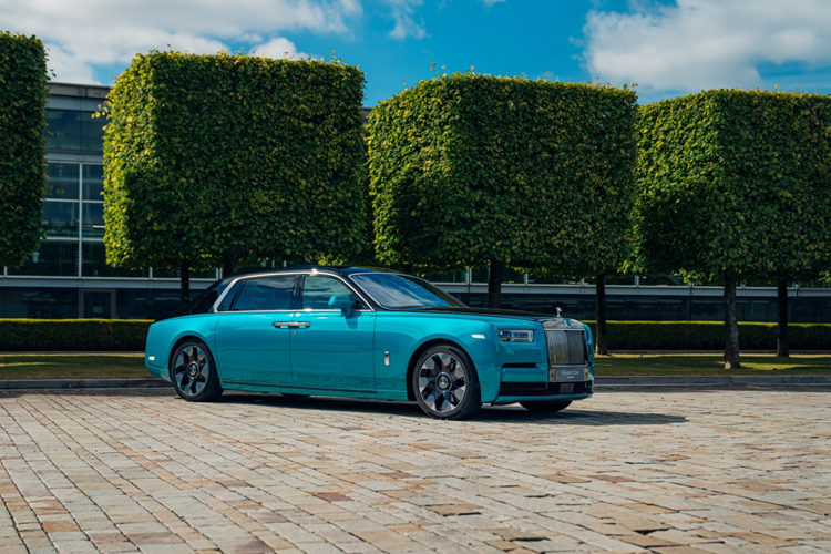 Rolls-Royce mang “bo tu” xe sieu sang ca nhan hoa den Goodwood 2024-Hinh-3