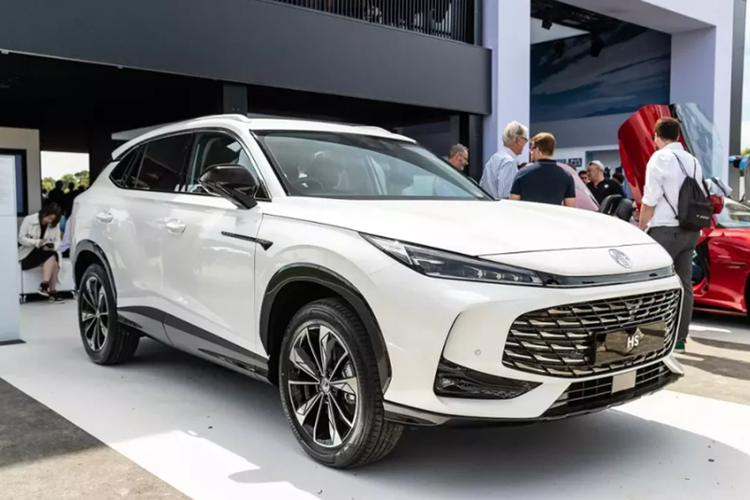 MG HS 2025 sap ve Viet Nam them phien ban PHEV tiet kiem xang