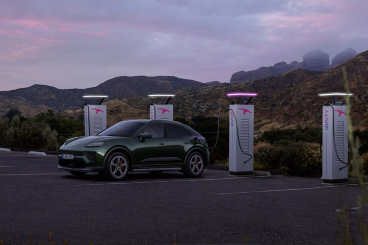 Porsche Macan EV 2024 them ban dan dong cau sau va hieu nang 4S-Hinh-8