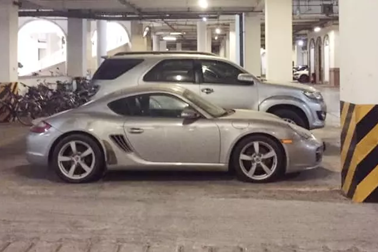 Xot xa Porsche Cayman tien ty 