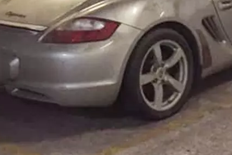 Xot xa Porsche Cayman tien ty 