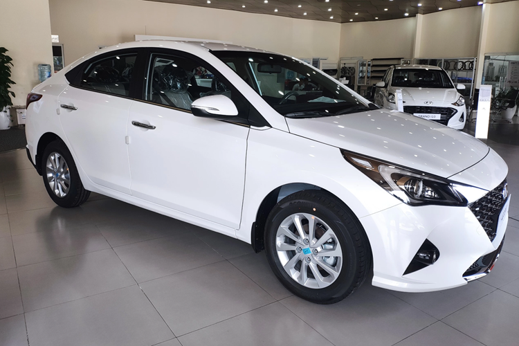 Hyundai Accent doi cu ton kho xa hang, giam hang chuc trieu dong-Hinh-9