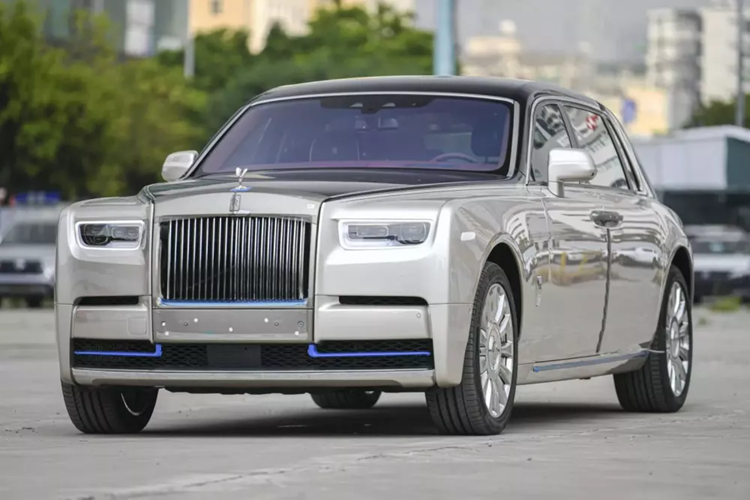 Can canh Rolls-Royce Phantom VIII 