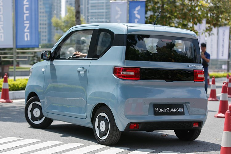 Wuling Hongguang Mini EV e am, giam gia niem yet duoi 200 trieu-Hinh-3