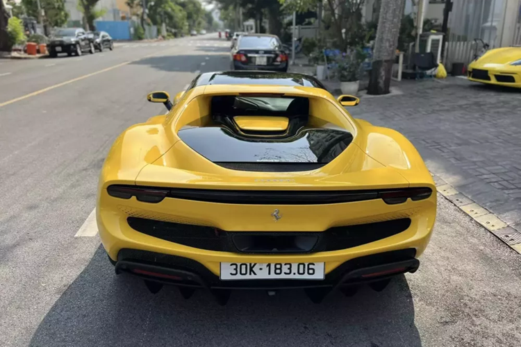 Ngam cap doi Ferrari gan 50 ty cung Mercedes-AMG G63 