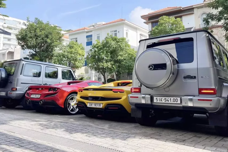 Ngam cap doi Ferrari gan 50 ty cung Mercedes-AMG G63 