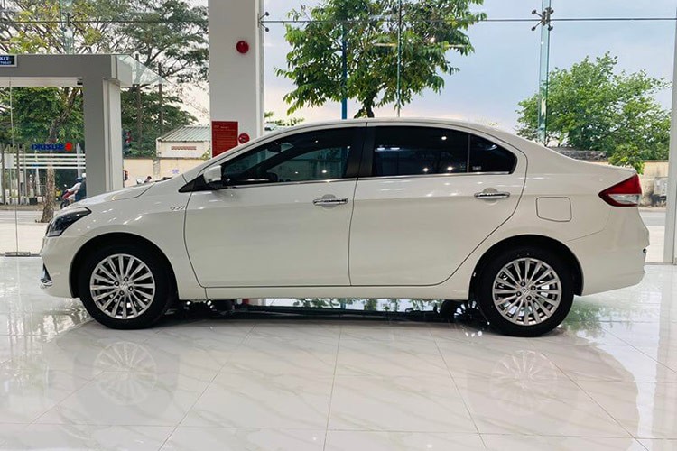 Gia xe Suzuki Ciaz tai Viet Nam 