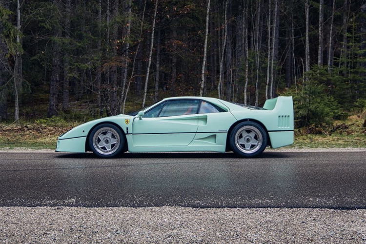 Ferrari F40 doc nhat the gioi mau xanh bac ha, qua khu lay lung-Hinh-8