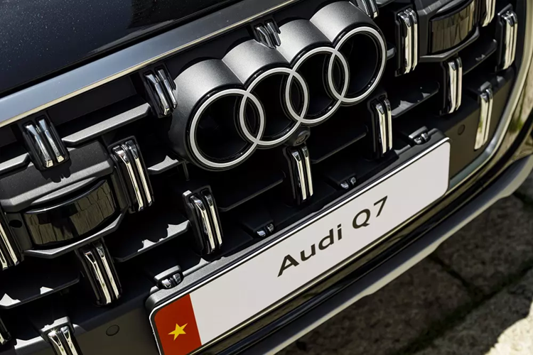 Can canh Audi Q7 2024 tu 3,57 ty ve Viet Nam, 