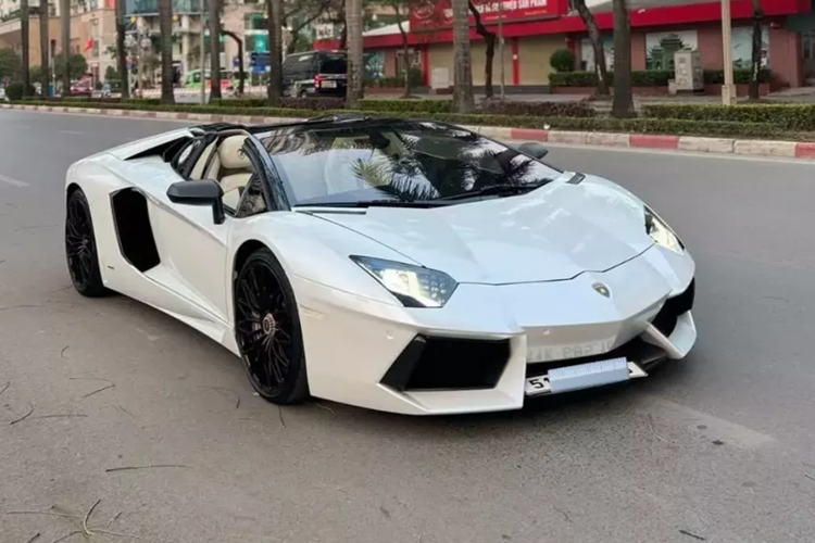 Lamborghini Aventador mui tran rao ban gan 17 ty dong o Ha Noi-Hinh-12