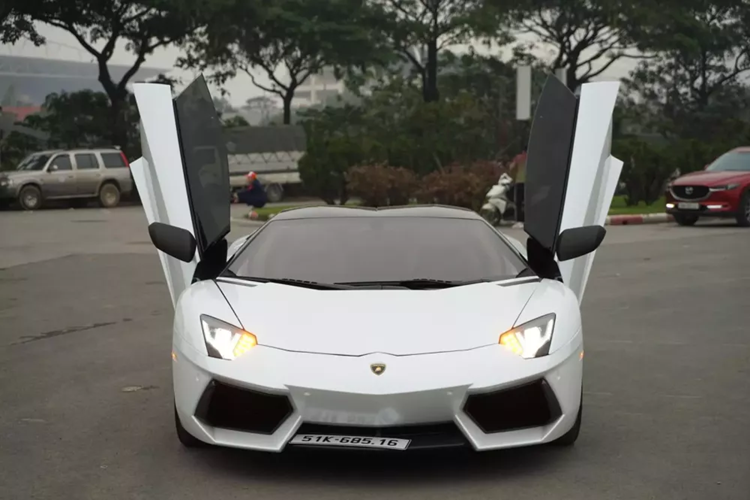 Lamborghini Aventador mui tran rao ban gan 17 ty dong o Ha Noi-Hinh-2