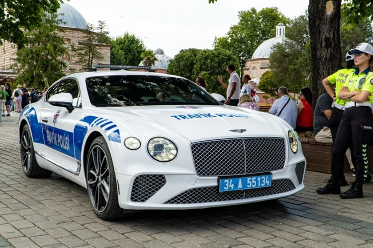 Bentley Continental cua trum ma tuy lam xe canh sat tai Tho Nhi Ky