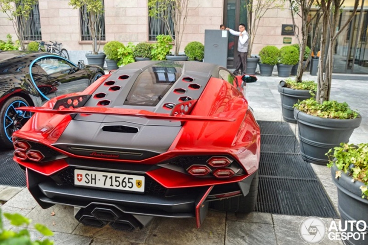 Tan thay Lamborghini Invencible - sieu xe dong co V12 cuoi cung-Hinh-4