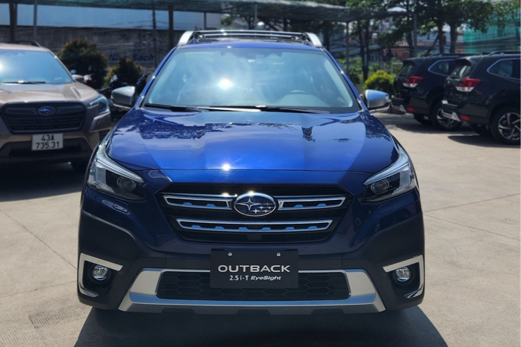 Subaru Outback tai Viet Nam giam gia 