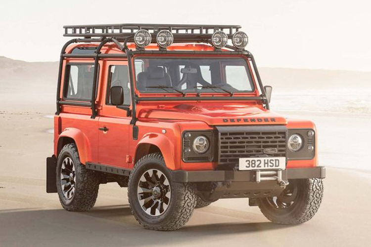 Land Rover hoi sinh Defender V8 voi ban nang cap Works Bespoke