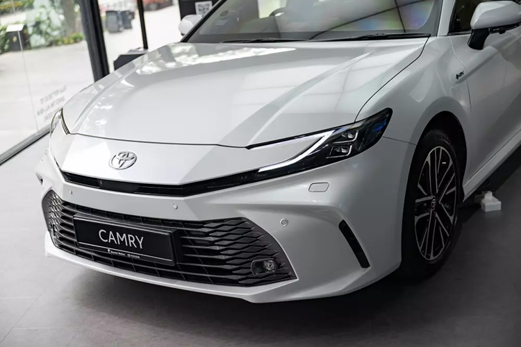 Toyota Camry 2025 ve Viet Nam cuoi nam nay se cat phien ban nao?-Hinh-2