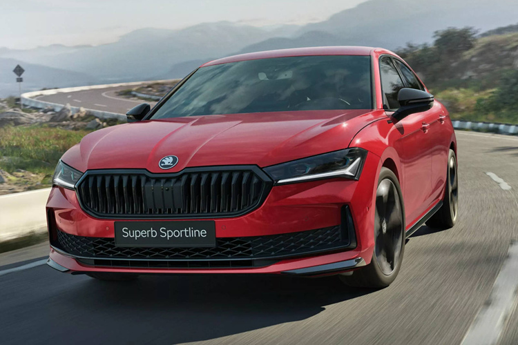 Skoda Superb Sportline 2025 – sedan the thao sap ve Viet Nam?-Hinh-2