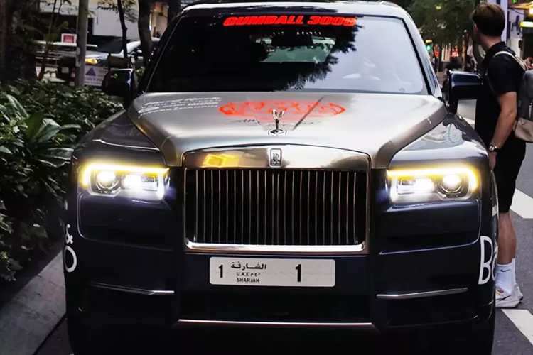 Rolls-Royce Cullinan bien so 1 gia hon 331 ty dong den Viet Nam?