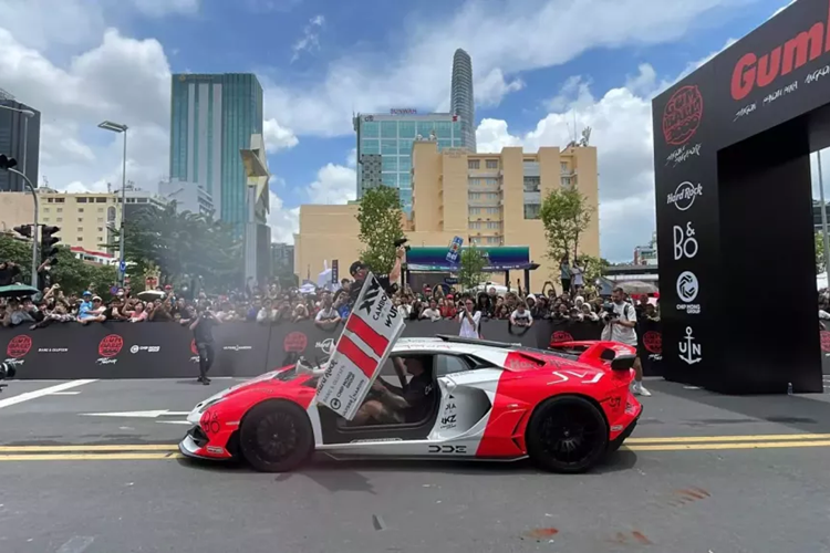 Sieu xe Gumball 3000 2024 khoi hanh tu Viet Nam sang Campuchia-Hinh-5