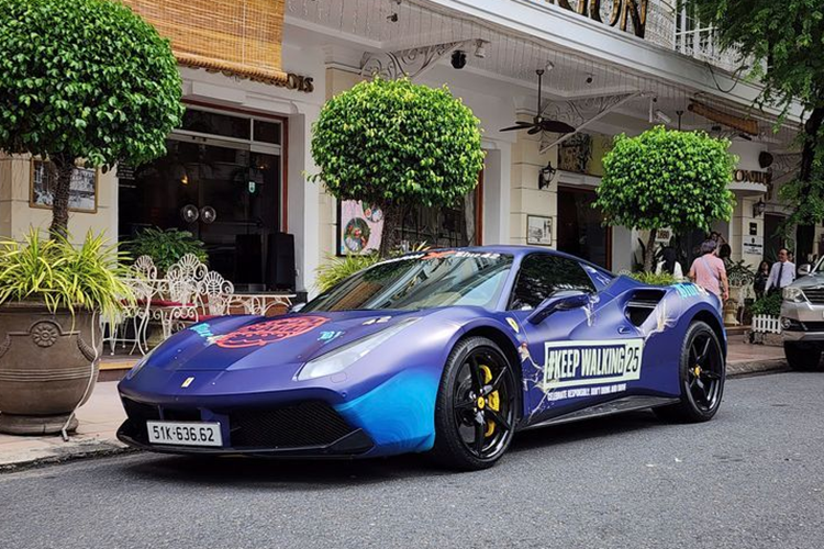 Ferrari 488 GTB cua dai gia Sai Gon khoe “ao doc” tai Gumball 3000