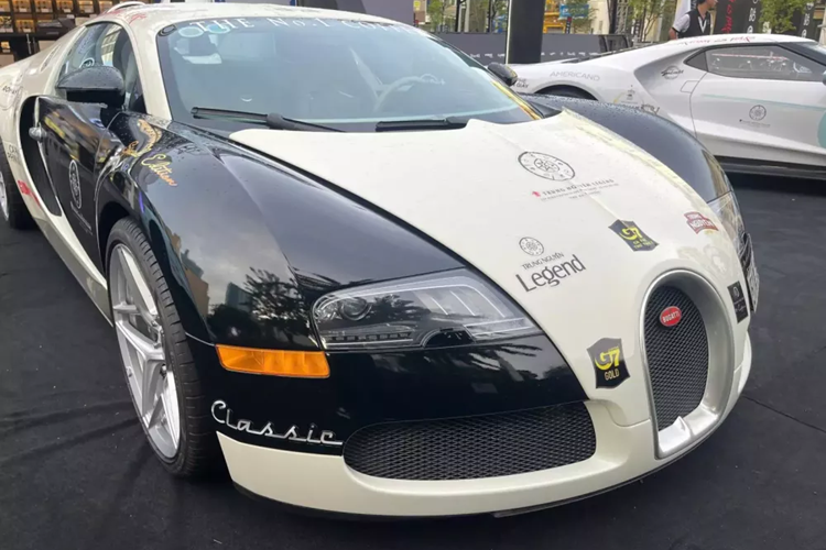 Bugatti Veyron gan 50 ty cua 