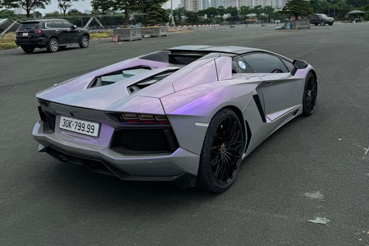 Lamborghini Aventador 