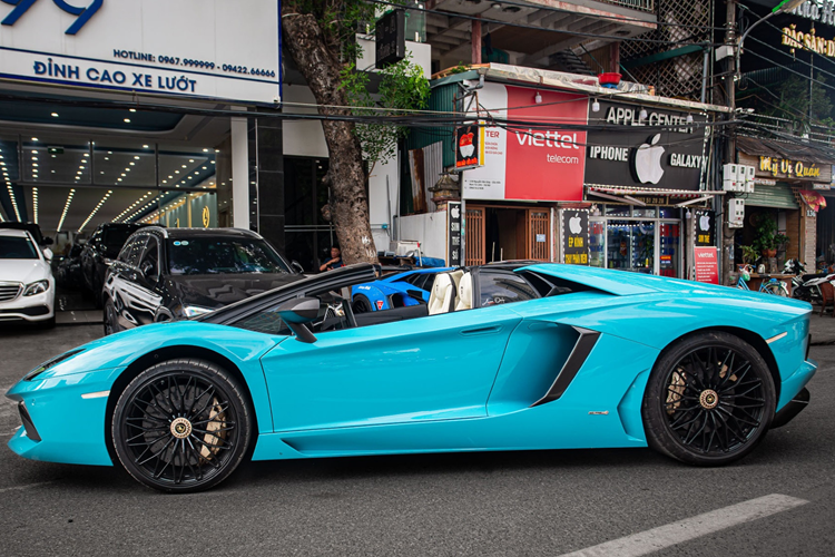 Lamborghini Aventador 