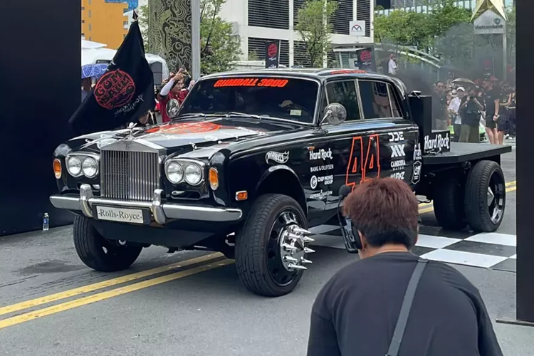 Rolls-Royce ban tai doc nhat, do chung nhieu nhat Gumball 3000-Hinh-8