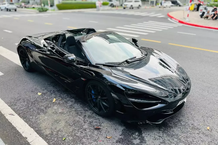 McLaren 720S Spider bac ty, 