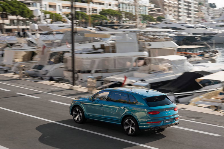 Ngam Bentley Bentayga Azure Riviera Collection sieu sang dac biet-Hinh-10