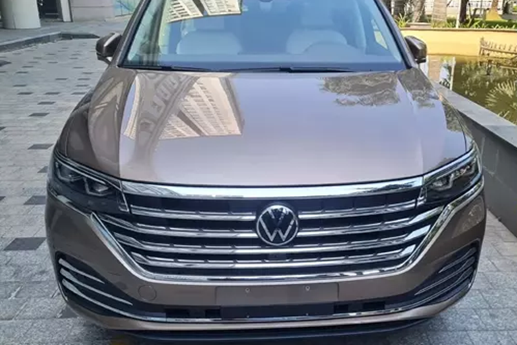 Tay choi sieu xe Minh Nhua tau Volkswagen Viloran hon 2 ty dong-Hinh-2